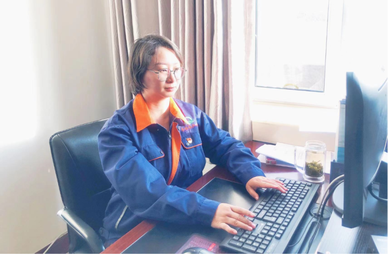 省物產(chǎn)集團黨務(wù)工作者、先進模范持續(xù)熱議黨的二十大精神（二）
